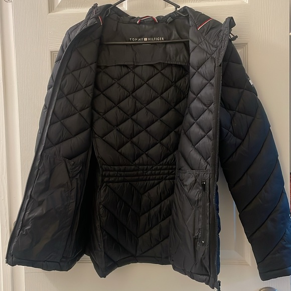Tommy Hilfiger Puffy Jacket - NWOT - Picture 10 of 13